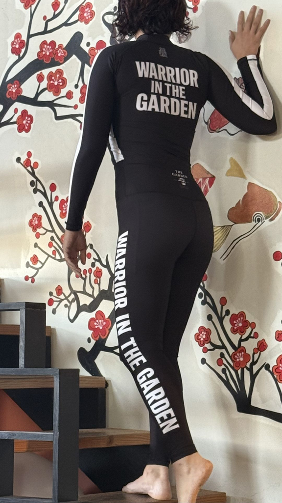 KUNOICHI WARRIOR IN THE GARDEN B&W Rash Guard 